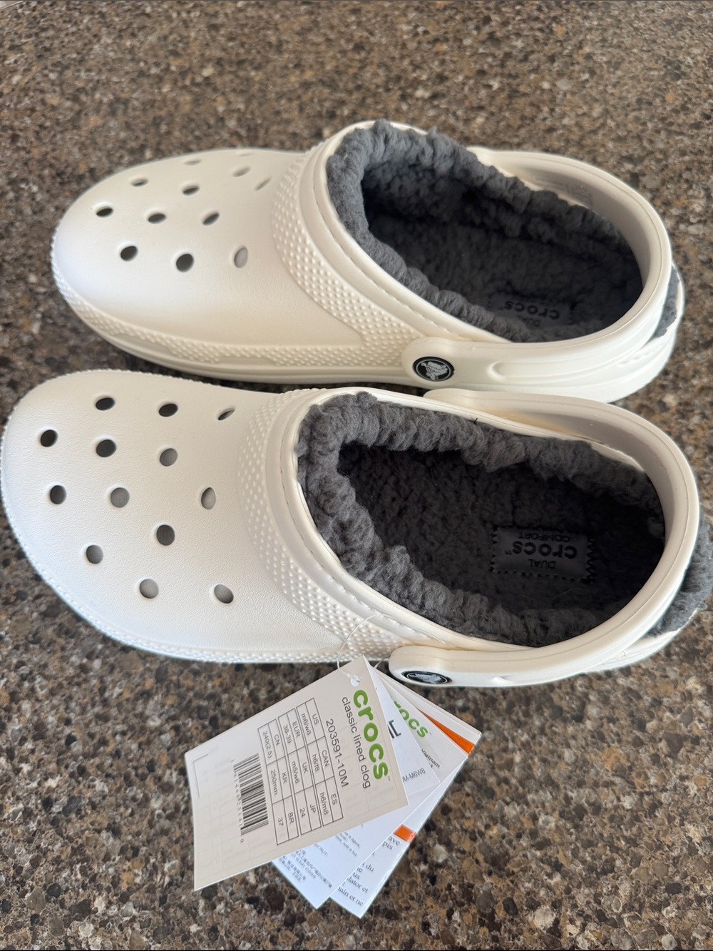 CROCS Women's Classic Fleece Lined Cozy Clogs in White w/Gray Lining Size 8